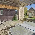 Vakantiehuis Vue Sur La Vallee - Maison Pour 10 - Piscine *