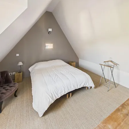 Holiday home Vue Sur La Vallee - Maison Pour 10 - Piscine Les Eyzies